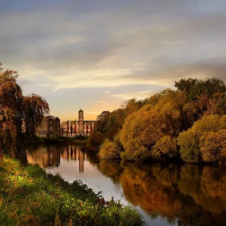 On The River At Johnsons Bar 3* Newbridge (Kildare)